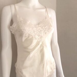 VICTORIA'S SECRET GOLD LABEL IVORY SATIN TEDDY SZ M